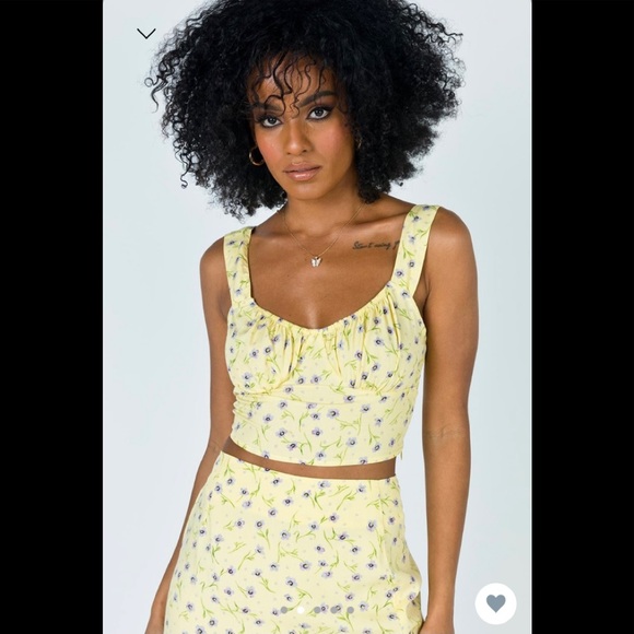 Princess Polly floral lemon top - Picture 1 of 7